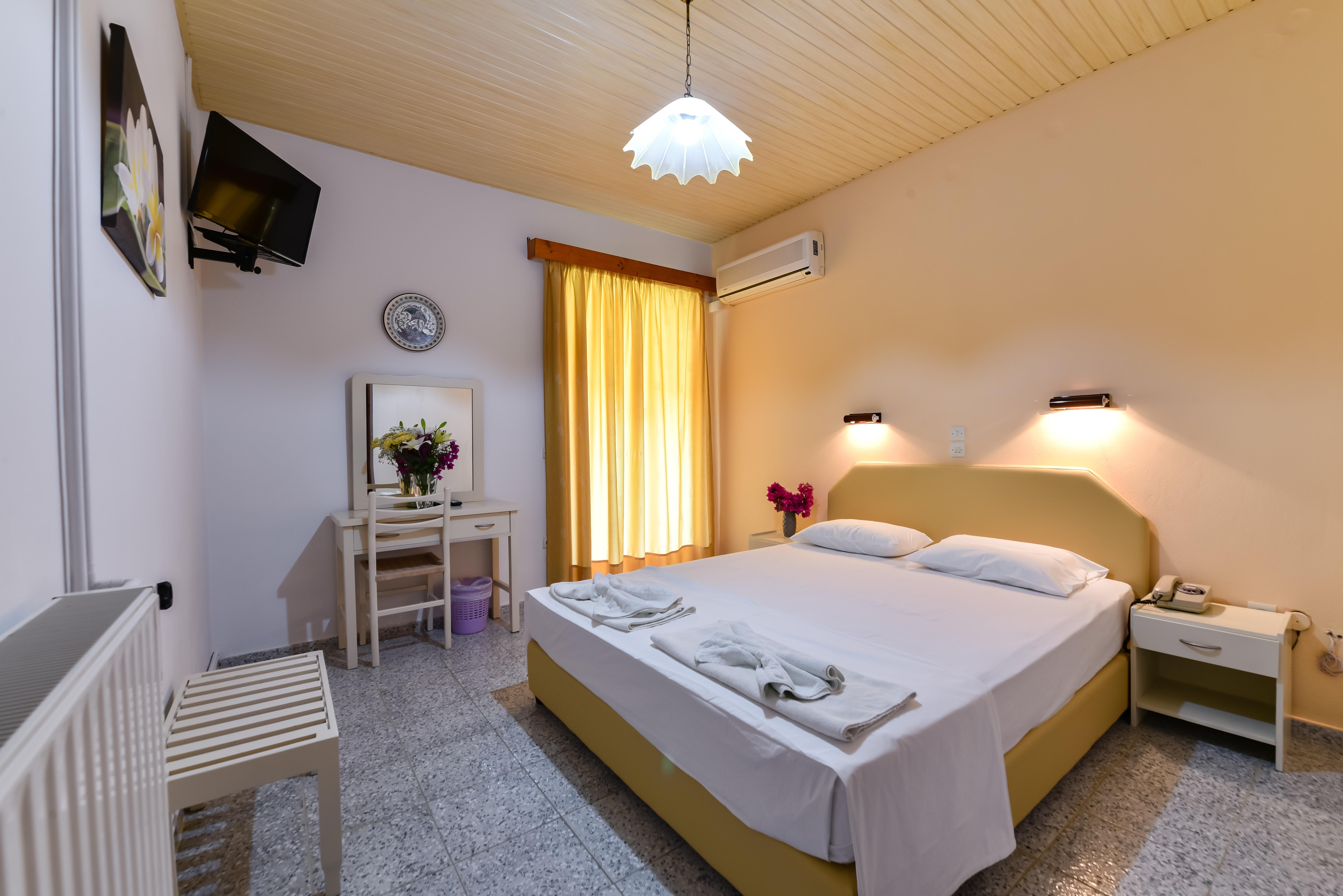 Ionis Hotel Troianata Buitenkant foto