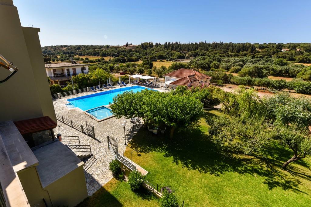 Ionis Hotel Troianata Buitenkant foto