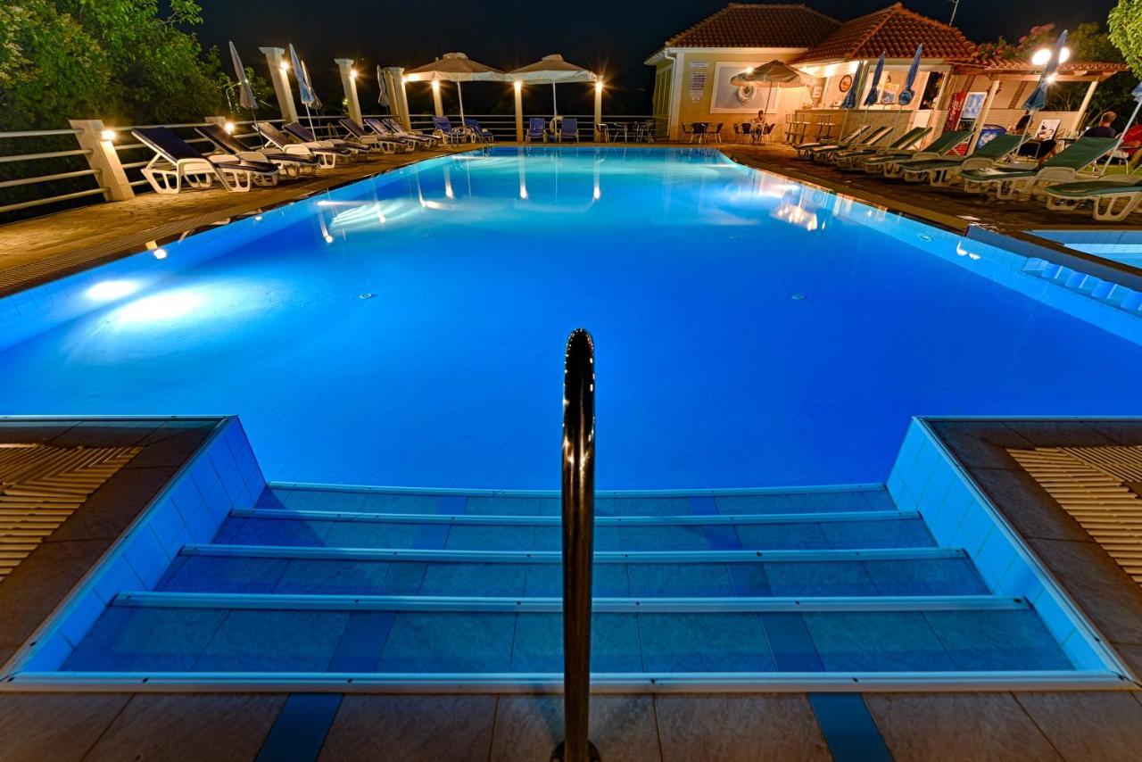 Ionis Hotel Troianata Buitenkant foto