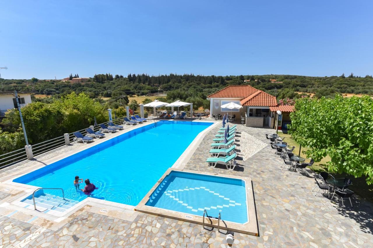 Ionis Hotel Troianata Buitenkant foto