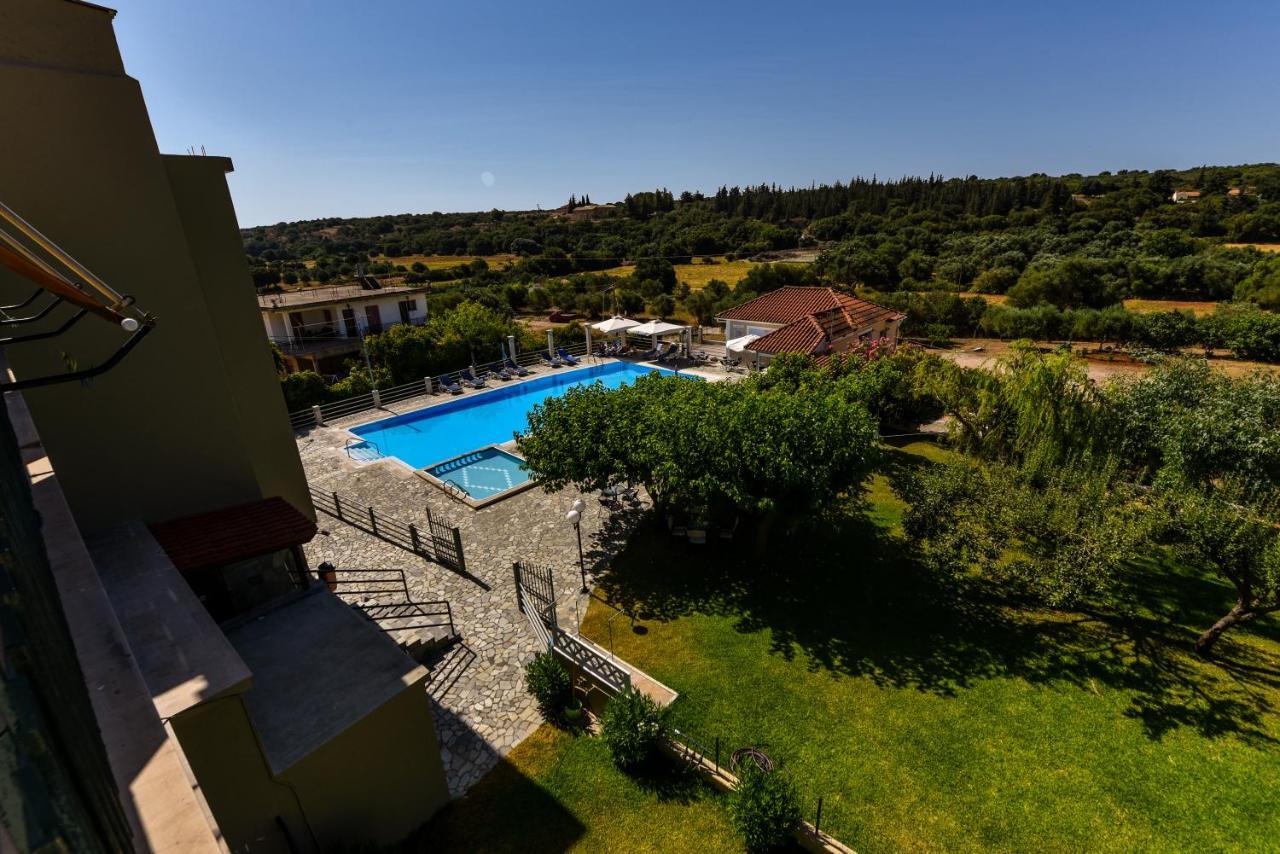 Ionis Hotel Troianata Buitenkant foto