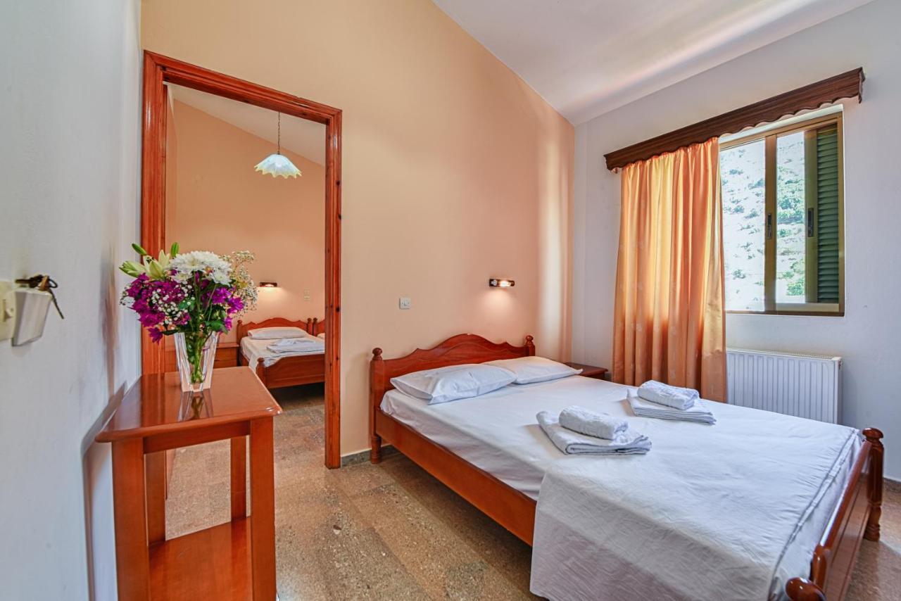 Ionis Hotel Troianata Buitenkant foto